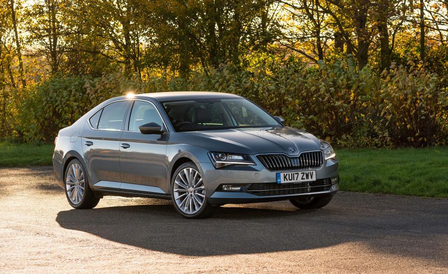  Skoda Superb 2015 года  (UK) (фото 1 из 12)